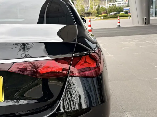 Mercedes-Benz E-Class — Фото автомобиля 10