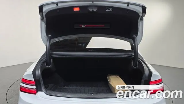 Genesis G80 Бензин 2.5 турбо 2WD — Фото автомобиля 18