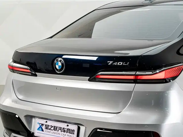 BMW 7 Series — Фото автомобиля 8