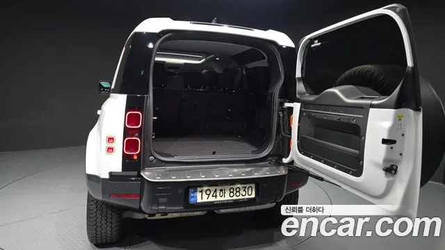 Land Rover Defender — Фото автомобиля 20