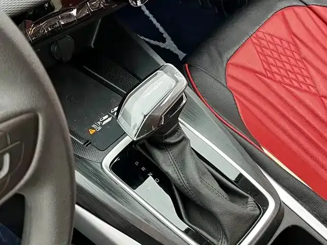 Chevrolet Monza — Фото автомобиля 15