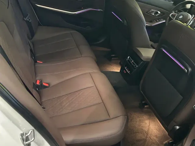 BMW 3 Series — Фото автомобиля 3