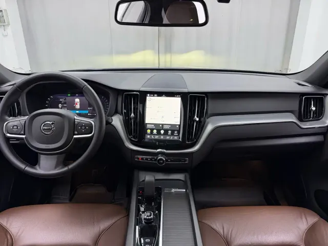 Volvo XC60 — Фото автомобиля 6