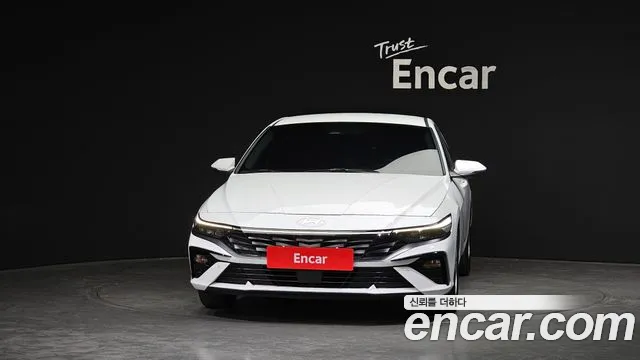 Hyundai Avante CN7 — Фото автомобиля 3