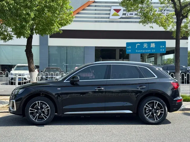 Audi Q5L — Фото автомобиля 8