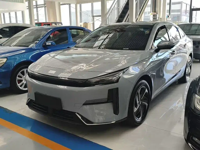 Фотография автомобиля — Geely Galaxy L6