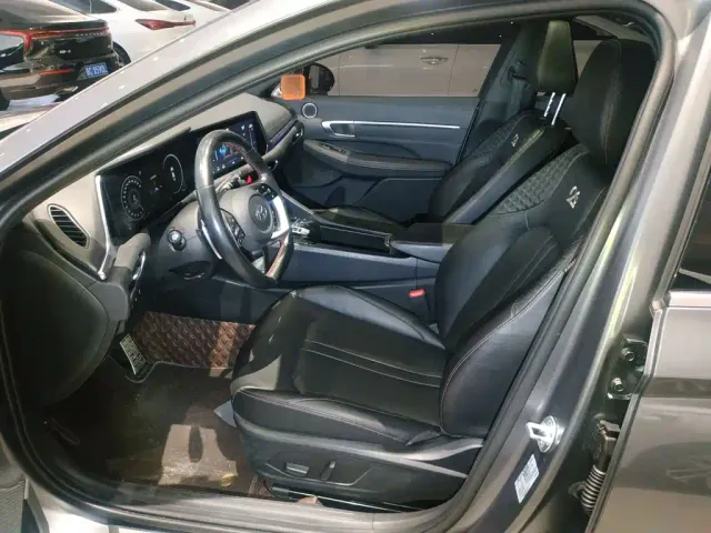 Hyundai Sonata — Фото автомобиля 14