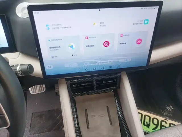 BYD Yuan UP — Фото автомобиля 12