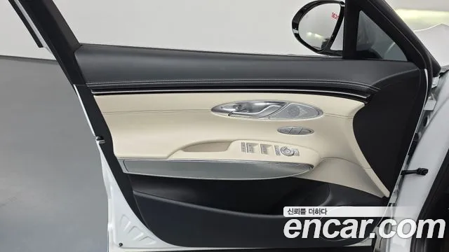 Genesis GV70 — Фото автомобиля 13