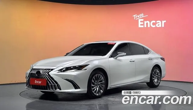 Фотография автомобиля — Lexus ES 7th Gen