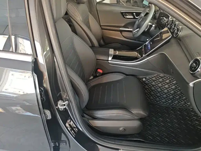 Mercedes-Benz C-Class — Фото автомобиля 24