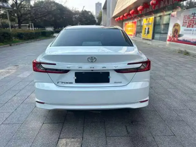 Toyota Camry — Фото автомобиля 3