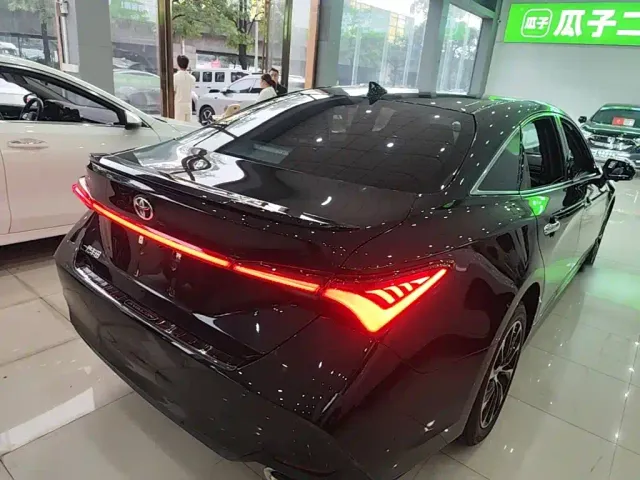 Toyota Avalon — Фото автомобиля 6