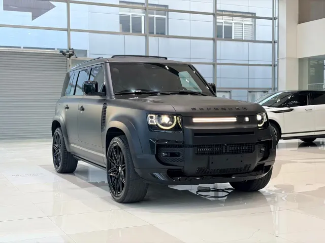 Land Rover Defender — Фото автомобиля 5