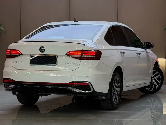 Volkswagen Lavida — Фото автомобиля 6