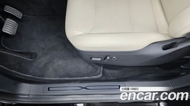Tesla Model X — Фото автомобиля 27