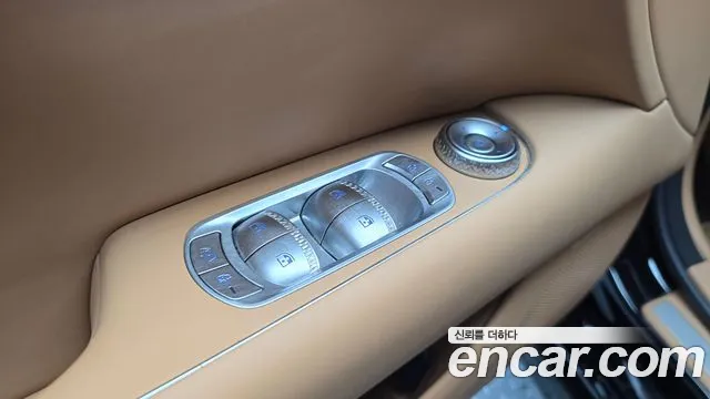 Genesis G90 Бензин 3.5 турбо AWD — Фото автомобиля 26