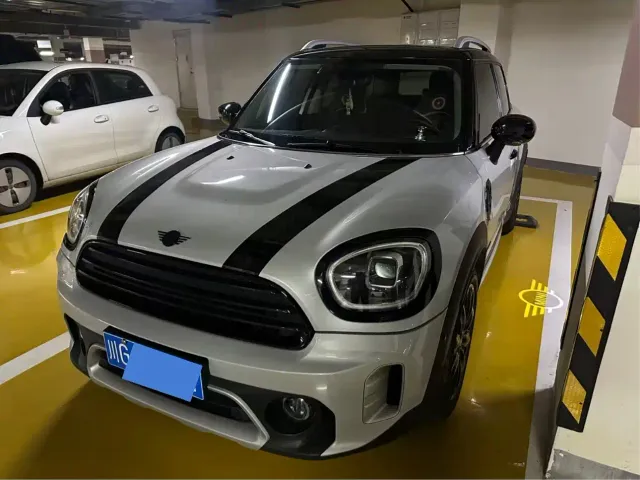 Фотография автомобиля — MINI Countryman