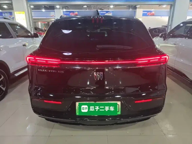 Buick E5 — Фото автомобиля 5