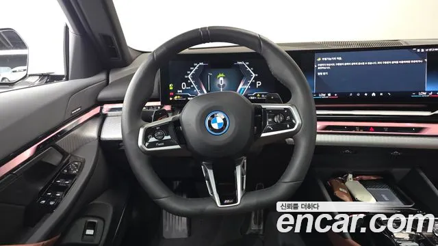 BMW 5-Series 5 серия (G60) — Фото автомобиля 12