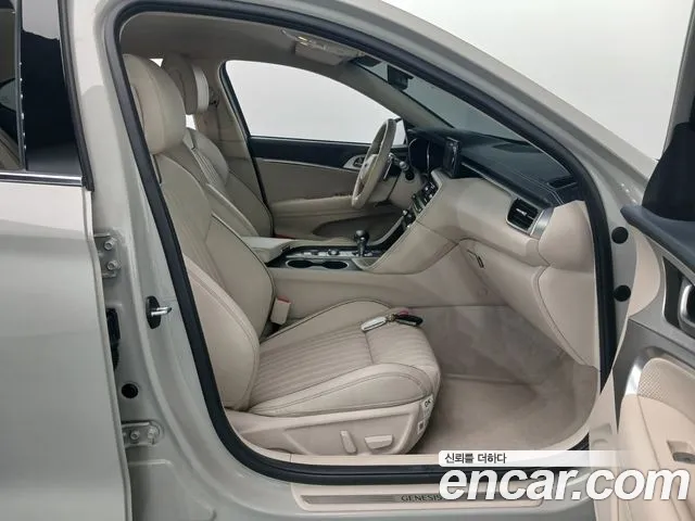 Genesis G70 New — Фото автомобиля 16