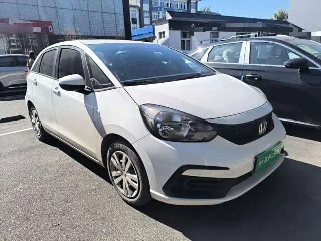 Honda Fit — Фото автомобиля 3