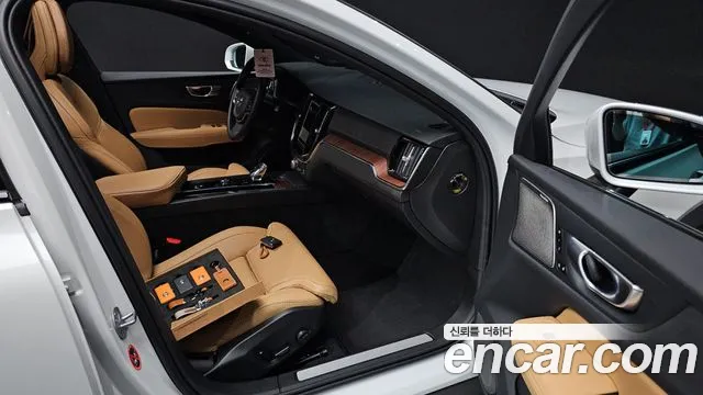 Вольво V60 V60 Cross Country 2 поколение B5 Ultimate AWD — Фото автомобиля 11