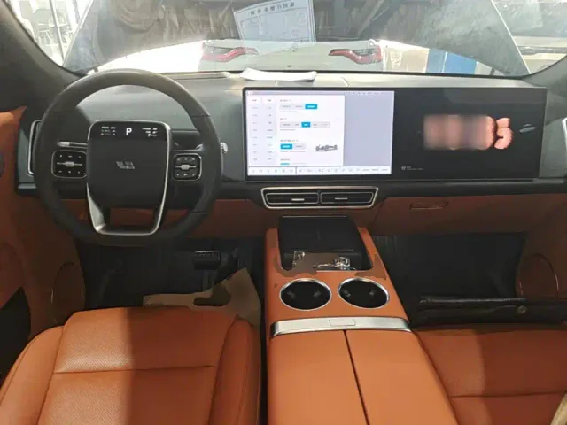 Li Auto L7 — Фото автомобиля 13