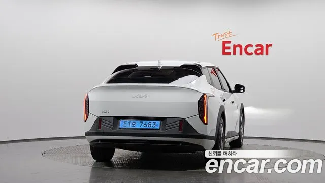 Kia EV4 — Фото автомобиля 4