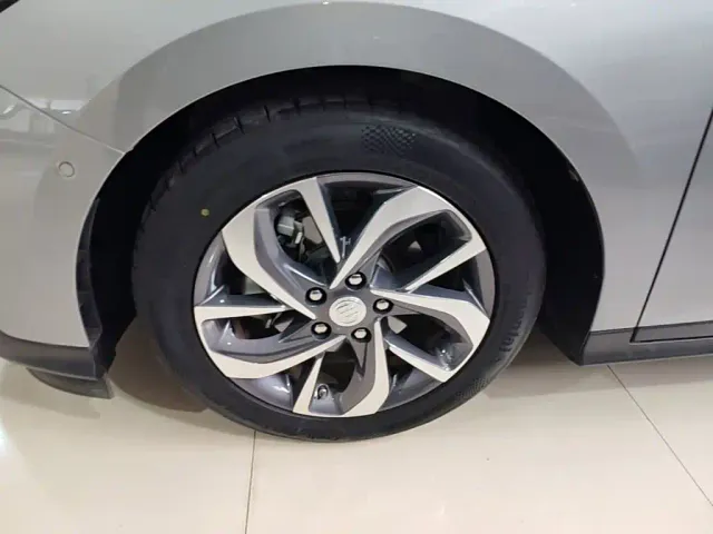 Buick Velite 6 — Фото автомобиля 22