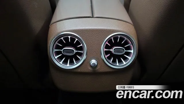 Mercedes-Benz E-Class — Фото автомобиля 27