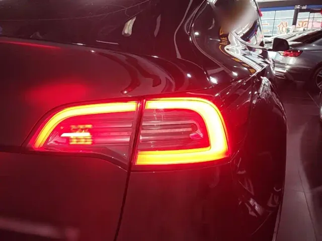 Tesla Model Y — Фото автомобиля 7