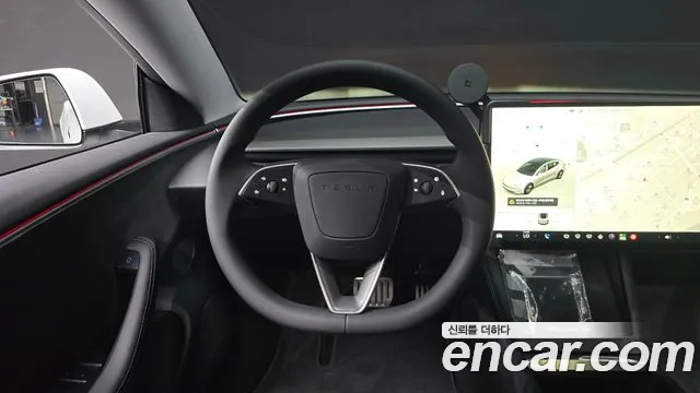 Tesla Model 3 — Фото автомобиля 18