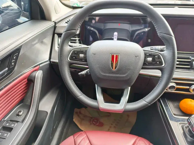 Hongqi HS5 — Фото автомобиля 6