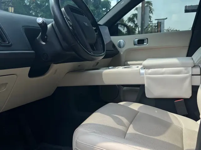 Li Auto L8 — Фото автомобиля 18