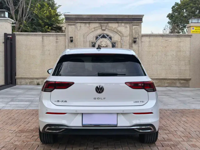 Volkswagen Golf — Фото автомобиля 17