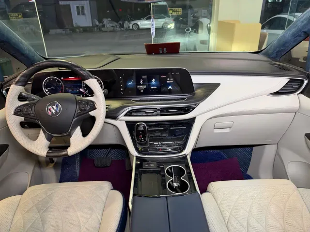 Buick GL8 — Фото автомобиля 17