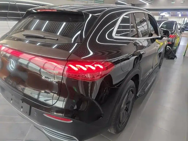Mercedes-Benz EQE SUV — Фото автомобиля 6