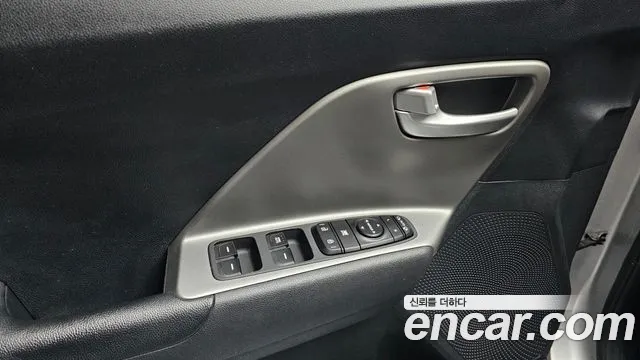 Kia Niro — Фото автомобиля 16