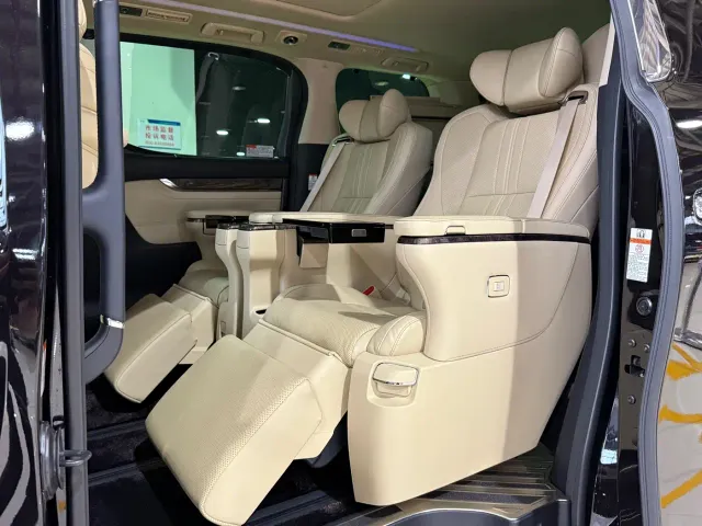 Toyota Vellfire — Фото автомобиля 7
