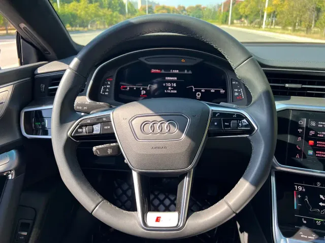 Audi A7 — Фото автомобиля 10