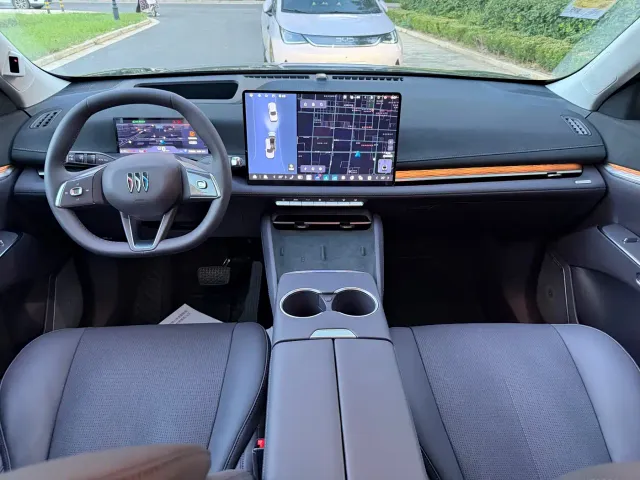 Buick Zhijing E7 — Фото автомобиля 6