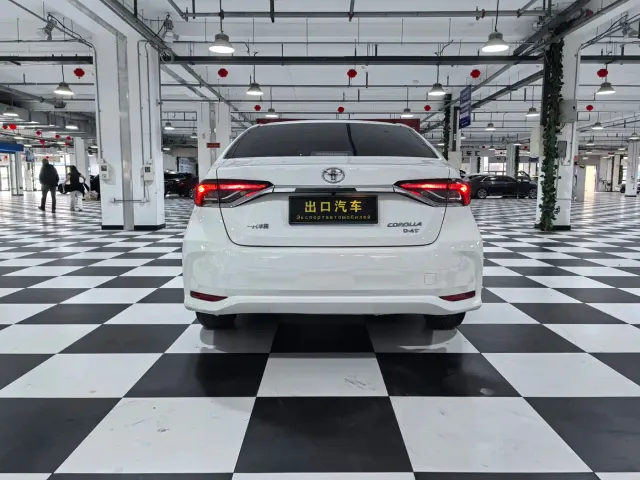 Toyota Corolla — Фото автомобиля 5