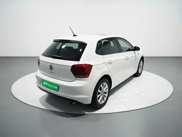 Volkswagen Polo — Фото автомобиля 6