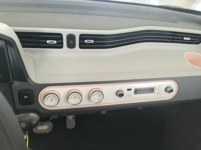 Wuling Hongguang Mini EV — Фото автомобиля 12
