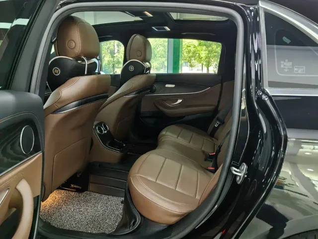 Mercedes-Benz E-Class — Фото автомобиля 9