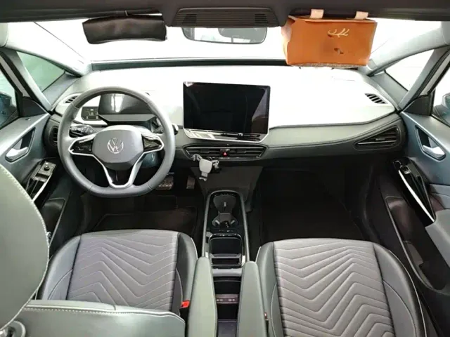 Volkswagen ID.3 — Фото автомобиля 9