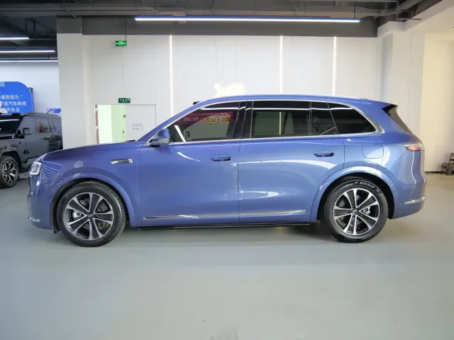 AITO Wenjie AITO M7 2026 Extended Range Ultra AWD 5-Seater — Фото автомобиля 4