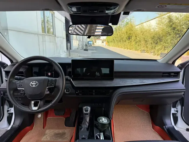 Toyota Camry — Фото автомобиля 5
