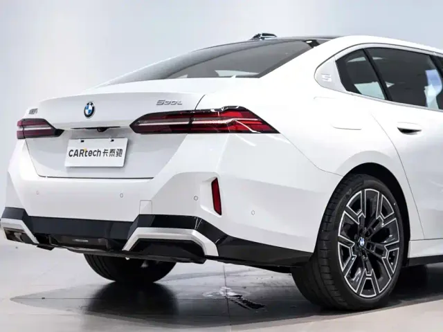 BMW 5 Series — Фото автомобиля 6